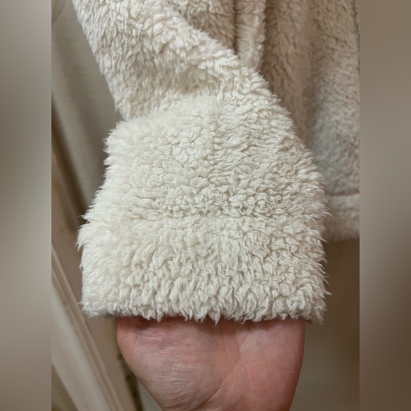 ⚫️ BOGO Calvin Klein cozy zip up with gold zipper accents size small - Picture 5 of 7